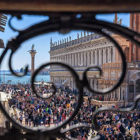 게스트하우스 286 Piazza San Marco - Relais Il Doge 4*